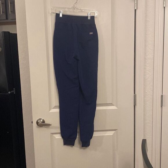 Figs scrubs joggers, size XXS /T - Picture 4 of 8